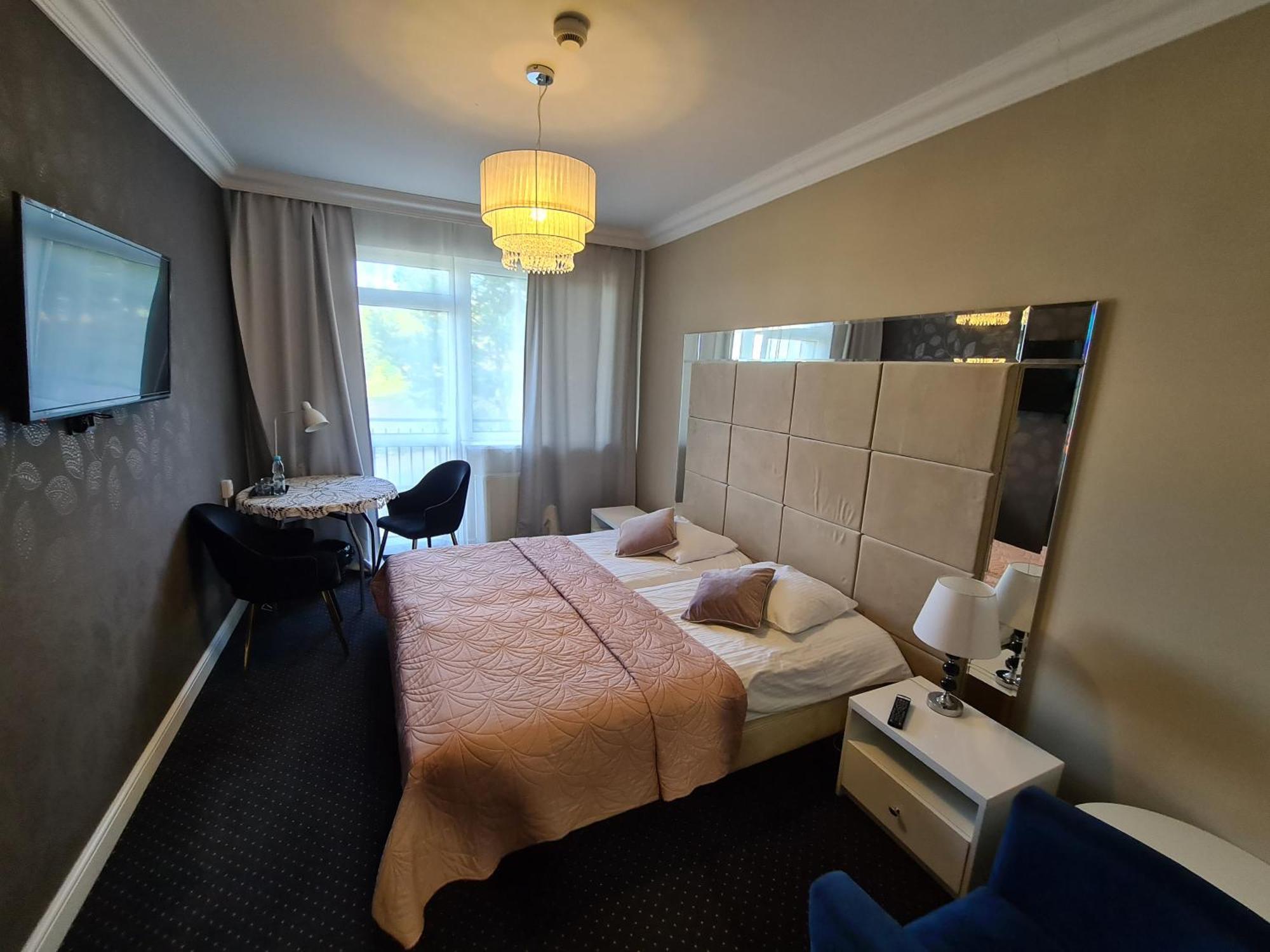 Hotel Kurpia Arte Nowogród Eksteriør billede
