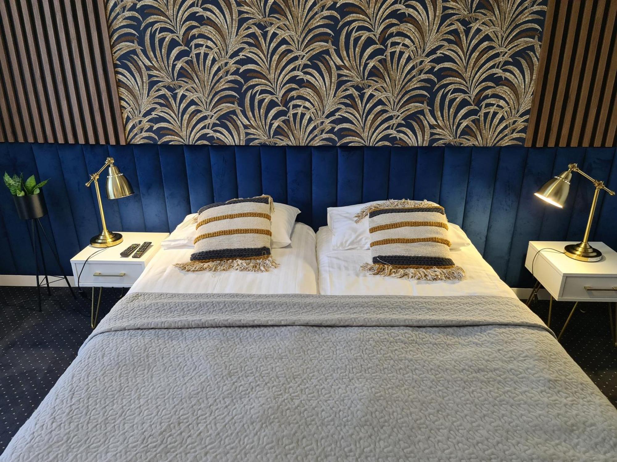Hotel Kurpia Arte Nowogród Eksteriør billede