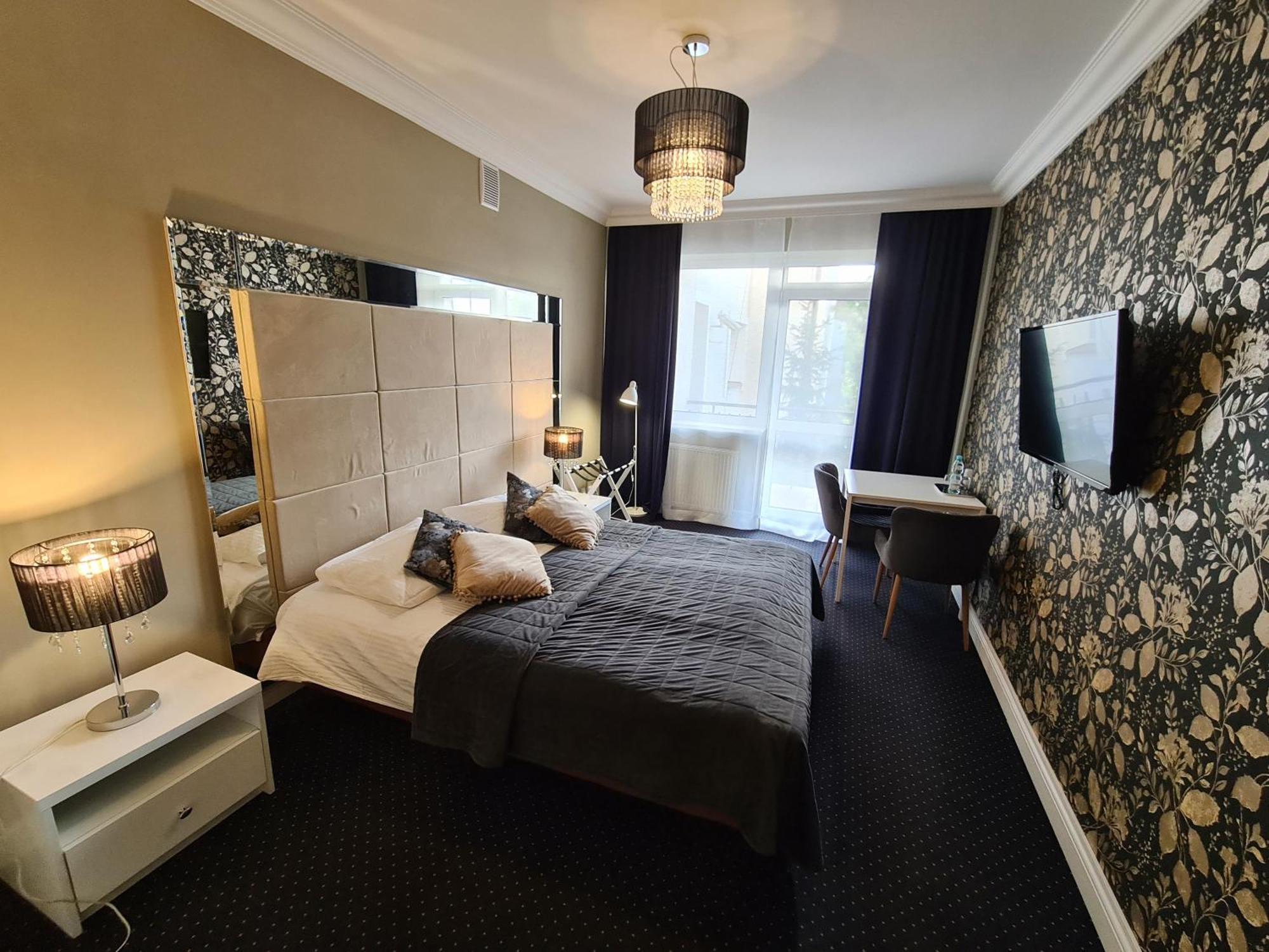 Hotel Kurpia Arte Nowogród Eksteriør billede