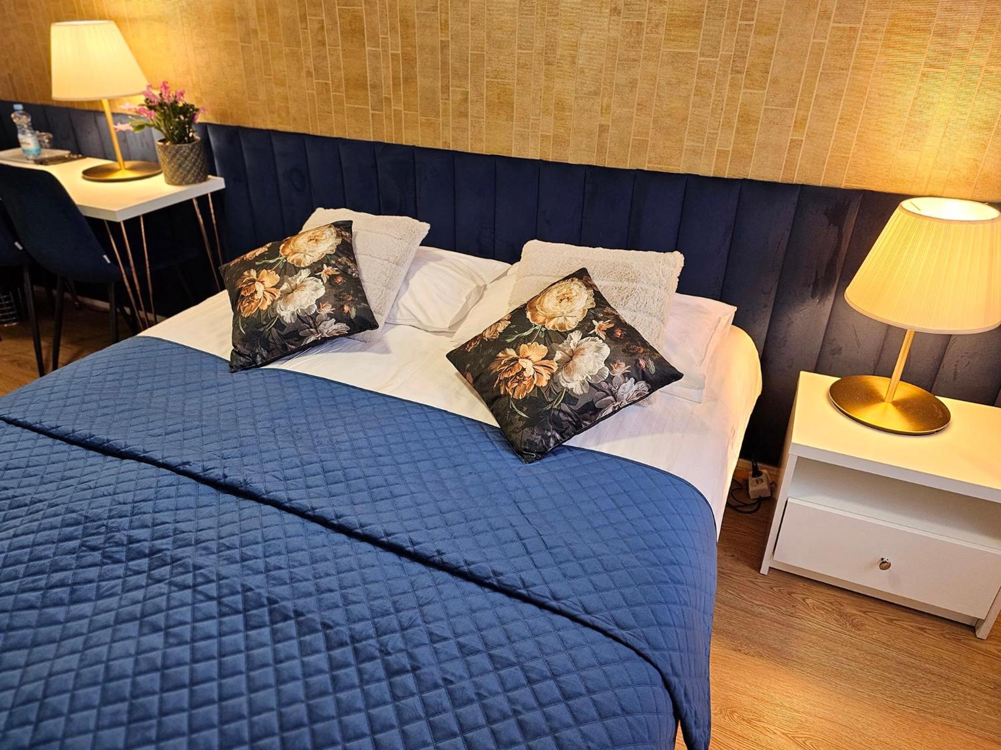 Hotel Kurpia Arte Nowogród Eksteriør billede